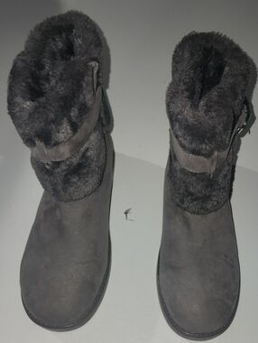 G By Guess Aussie Faux-Fur Ankle Boots in Charcoal Gray Size 8